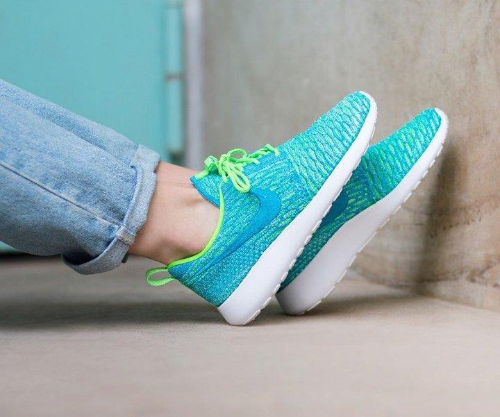 Produktbild Nike Roshe Flyknit (36)