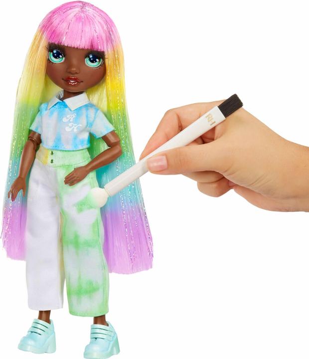 Produktbild MGA Regenbogen High Water Color Puppen Grüne Augen