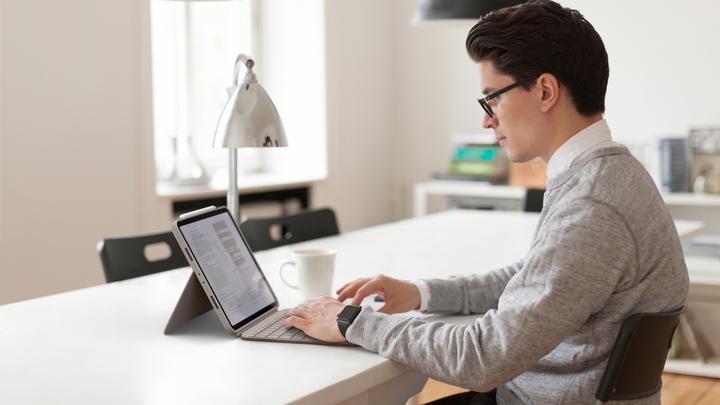 Immagine prodotto Logitech Combo Touch (Svizzera, Apple iPad Pro 11 2018, Apple iPad Pro 11 2020, Apple iPad Pro 11 2021, Apple iPad Pro 11 2022)