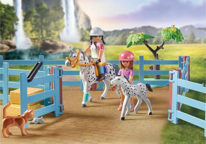 Actual product image Playmobil Waterfall Ranch (71351)