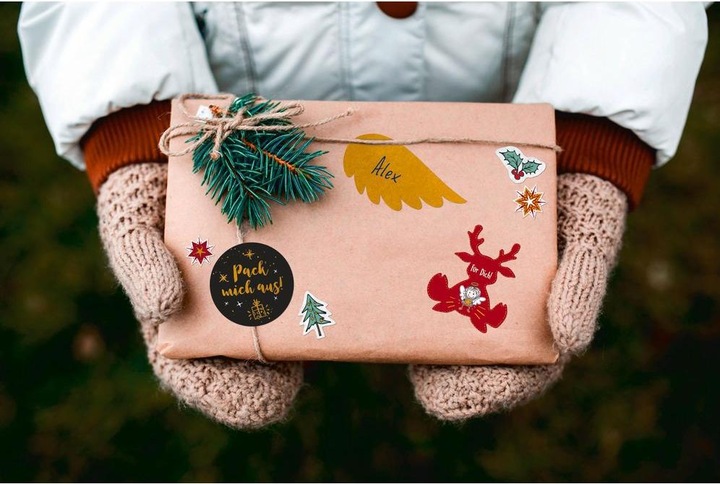 Actual product image Avery Christmas stickers