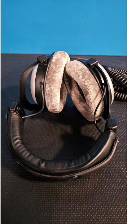 Produktbild Beyerdynamic Dt 880 Pro (keine Geräuschunterdrückung, Kabelgebunden)