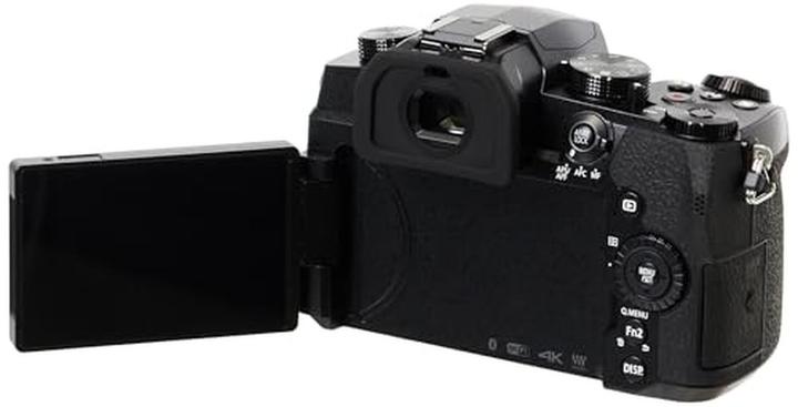 Actual product image Panasonic Lumix DC-G90 + 12-60mm f/3.5-5.6 - Zwart (12 - 60 mm, 20.30 Mpx, 4/3)