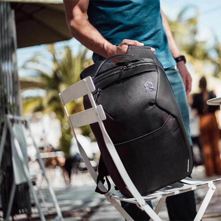 Produktbild STM Myth Backpack 18L do MacBook Pro 15" / MacBook Pro 16" / Notebook 15" - 16" black (18 l)