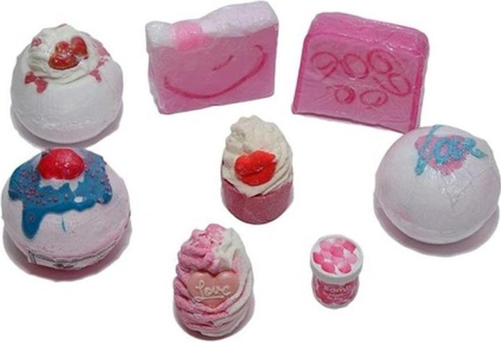 Actual product image Bomb Cosmetics True Love Gift Set (Body care set)