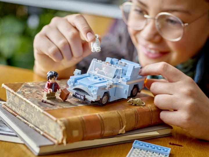 Produktbild LEGO Fliegender Ford Anglia (76424, LEGO Harry Potter)