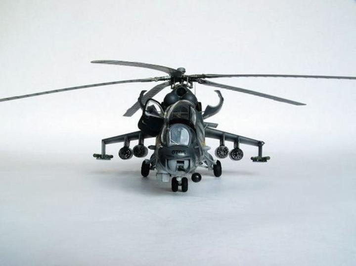Actual product image Trumpeter Mil Mi-24 V Hind-E