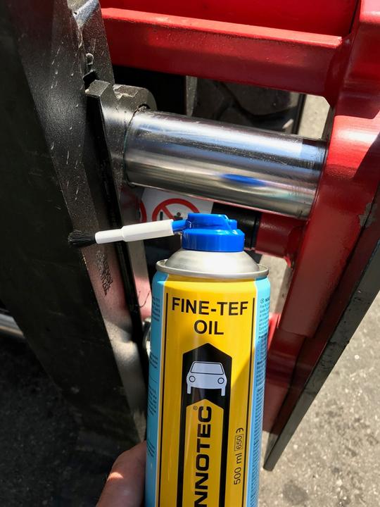 Image du produit Innotec Service Fine-Tef Oil - Huile lubrifiante PTFE de faible viscosité 500 ml en aérosol