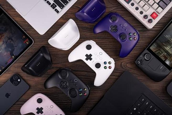 Actual product image 8bitdo Ultimate Wireless Controller - Hall Edition (Android, iOS, Mac, Windows)
