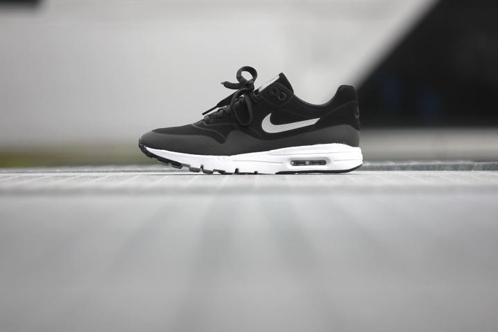 Produktbild Nike Air Max 1 Ultra Moire (36)