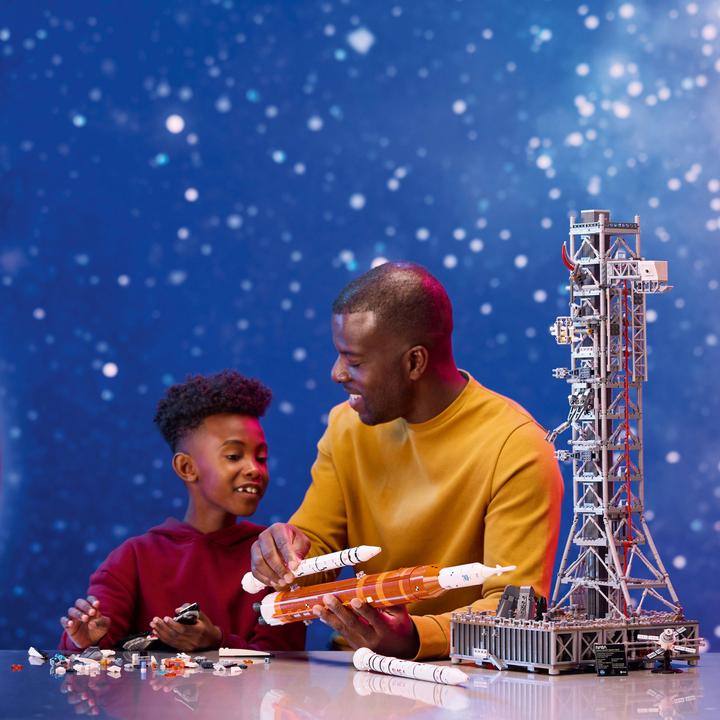 Productafbeelding LEGO NASA Artemis lanceerplatform (10341, LEGO Icons, LEGO Zeldzame Sets)