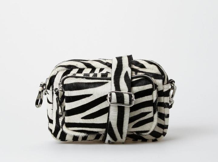 Actual product image Treats Karla