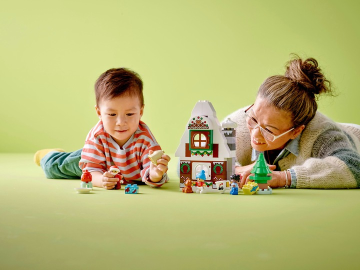 Immagine prodotto LEGO Casa di pan di zenzero con Babbo Natale (10976)