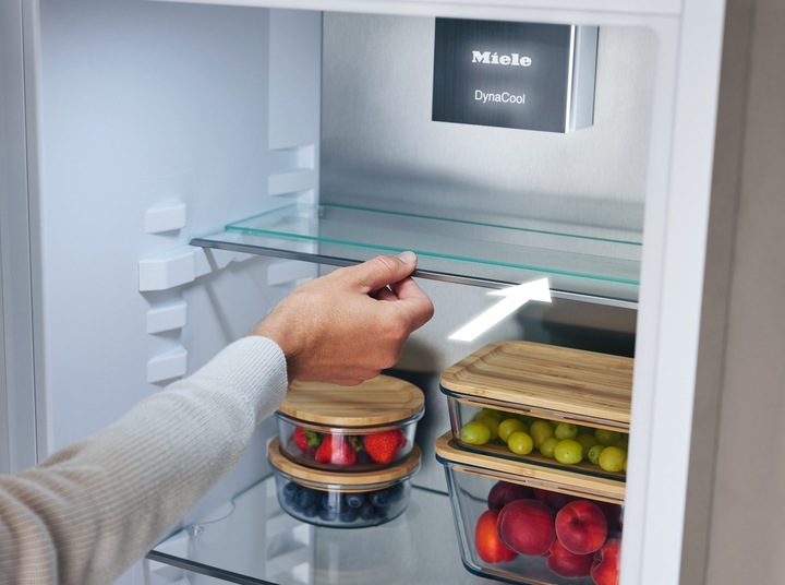 Actual product image Miele K 7777 C (296 l)