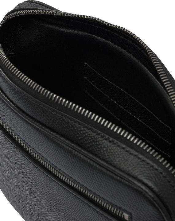 Actual product image Valentino "Vlogo Signature" Beauty case