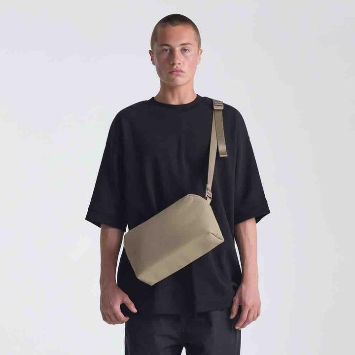 Produktbild Urth Dolomite Camera Sling (Kamera Schultertasche, 5.10 l)