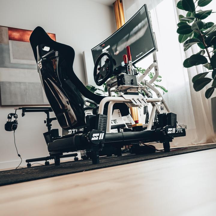 Produktbild Oplite Chassis Cockpit R8 Fury White retail (Speditionsversand)