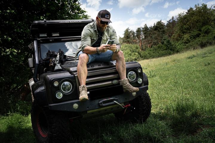 Productafbeelding Tactical Tactische MagForce Hyperstealth 2.0 hoes voor iPhone 16 Zwart/Geel (Apple iPhone 16)