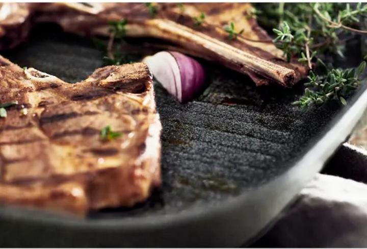 Actual product image Zwilling Avola grill pan, 28 cm | square | aluminium (Grill pan, Aluminium, 28 x 5.60 cm)