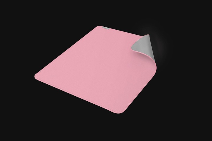 Actual product image Razer Strider (L)