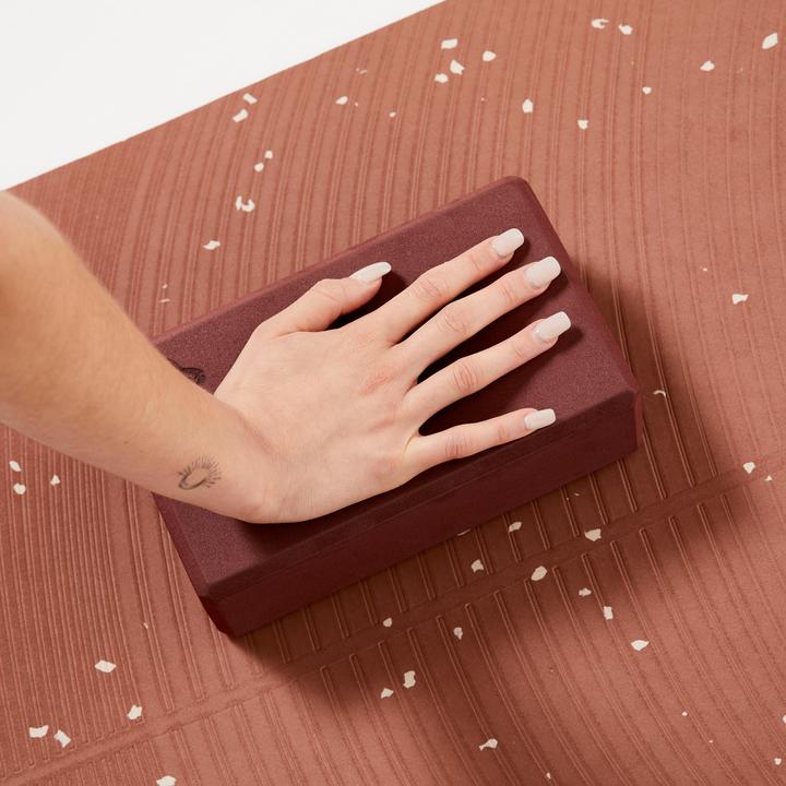 Actual product image Kimjaly Foam yoga block - mahogany