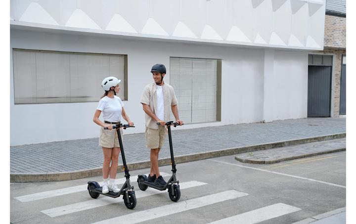 Produktbild Xiaomi Electric Scooter 6 Lite Swiss Edition (20 km/h, 25 km, 300 W)