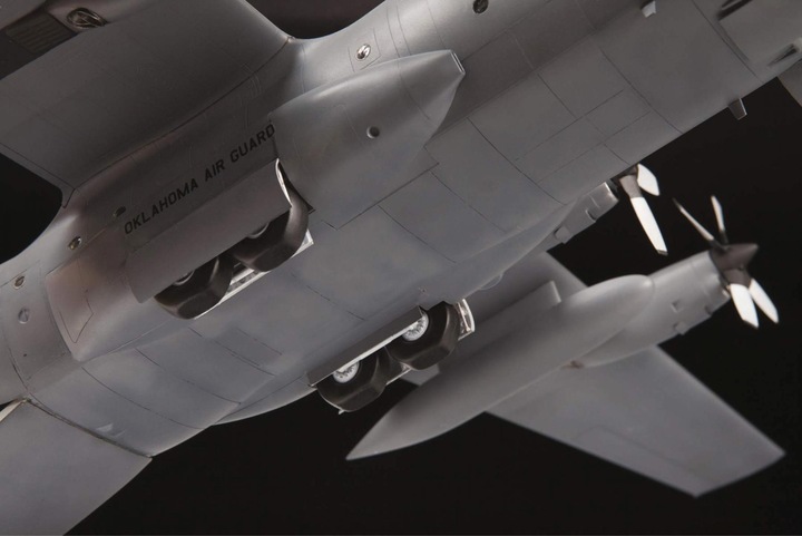 Actual product image 1:72 C-130 H Hercules