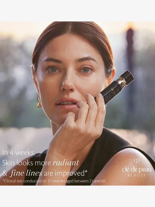 Produktbild Clé De Peau Radiant Cream Foundation B40 (B40 - Light Tan Beige)