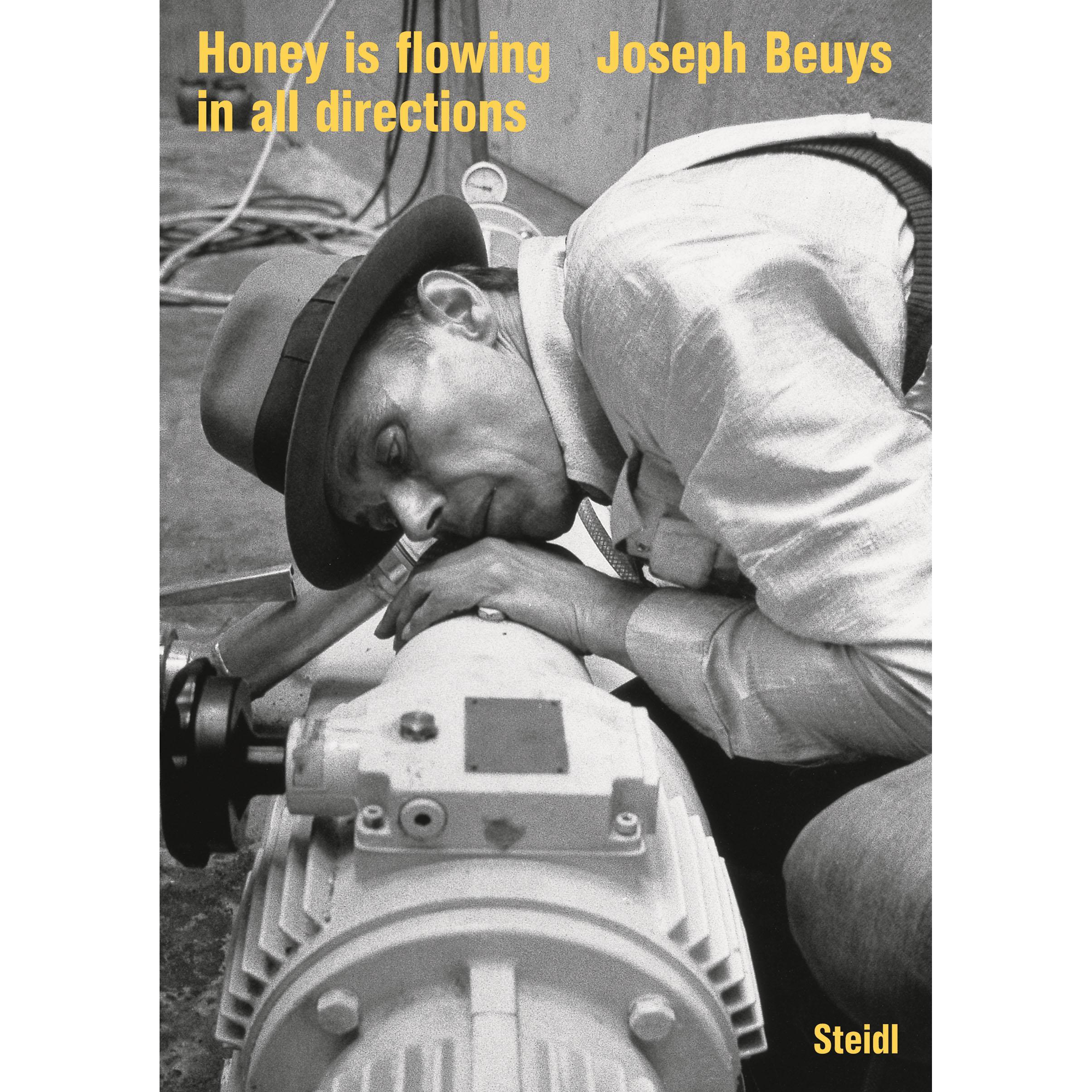 »Honey is flowing in all directions« (2021), Sachbücher von Joseph Beuys, Klaus Staeck, Gerhard Steidl