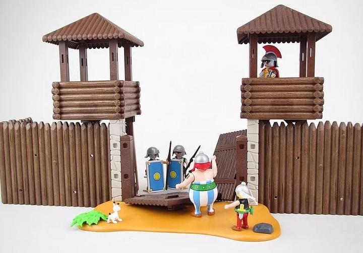 Actual product image Playmobil Asterix: Roman camp (71542)