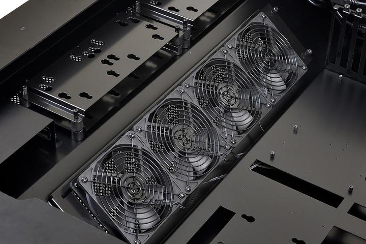 Actual product image Lian-Li Dk-04x (ATX, E-ATX, mATX)