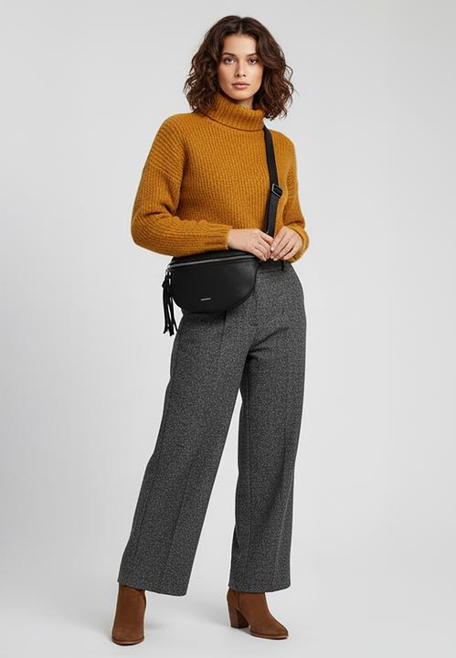 Actual product image Suri Frey Umhängetasche SFY Macy