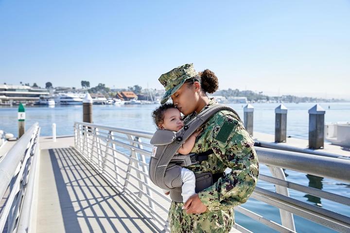 Actual product image Ergobaby Omni Breeze