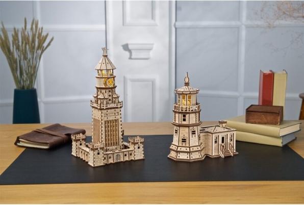 Produktbild Ugears LE PHARE D'ALEXANDRIE 340PCS (FR-DE-EN-POL-ES-UKR)