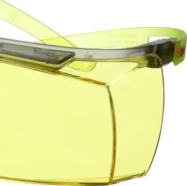 Actual product image 3M SecureFit 3700 over goggles