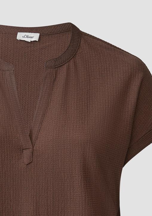 Image du produit S.Oliver T-Shirt Strukturiertes T-Shirt im Relaxed Fit mit V-Ausschnitt (44)