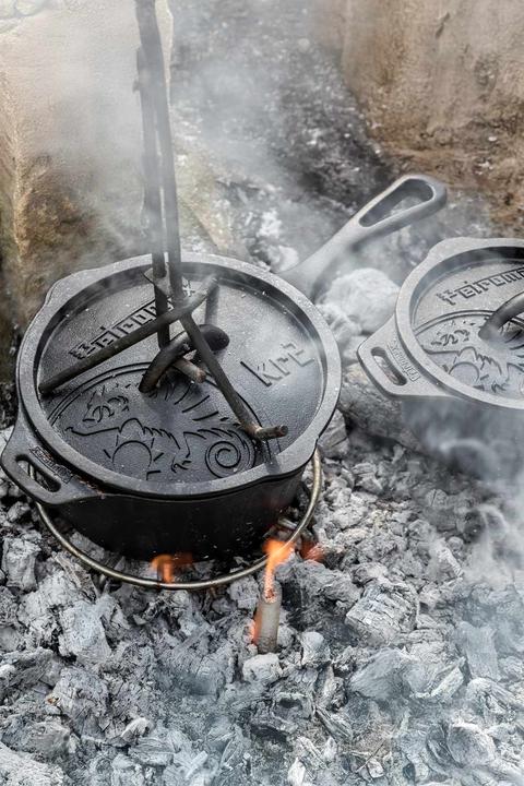 Actual product image Petromax Cast iron casserole with lid kr2 (Saucepan, Cast iron, 21 x 12.80 cm)