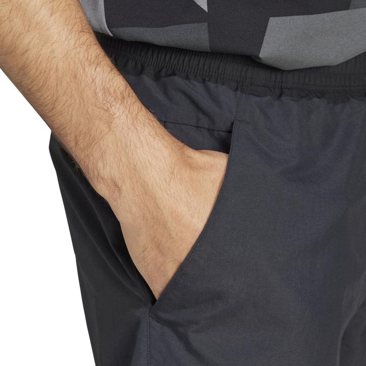 Produktbild Adidas Multi Shorts (L)