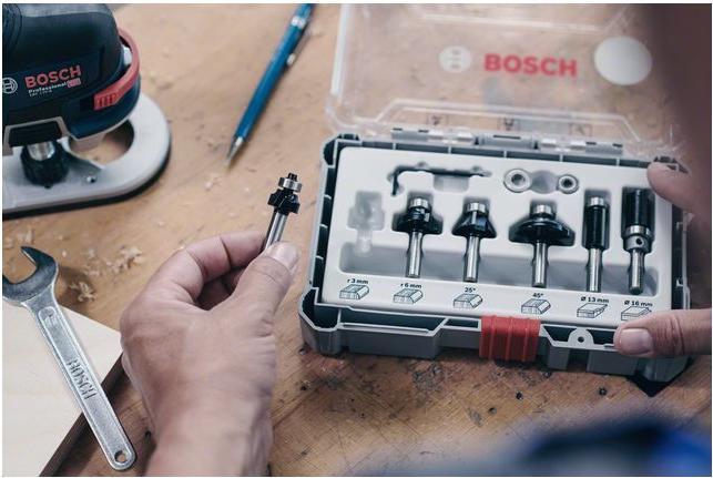 Actual product image Bosch Professional Zubehör 15-piece milling cutter set, 8 mm shank for hand milling cutters