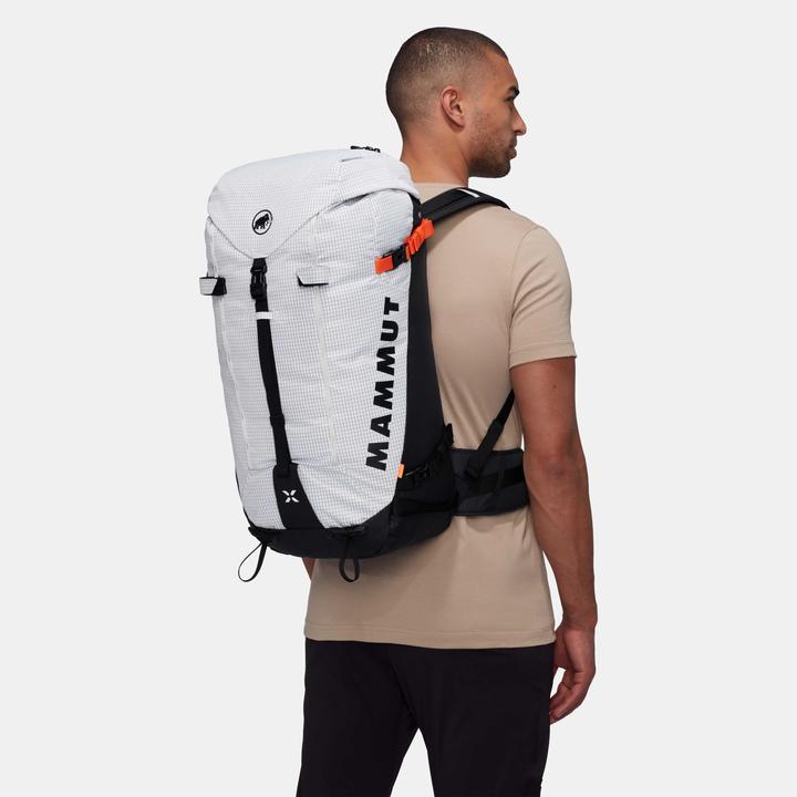 Actual product image Mammut Trion 38 (38 l)