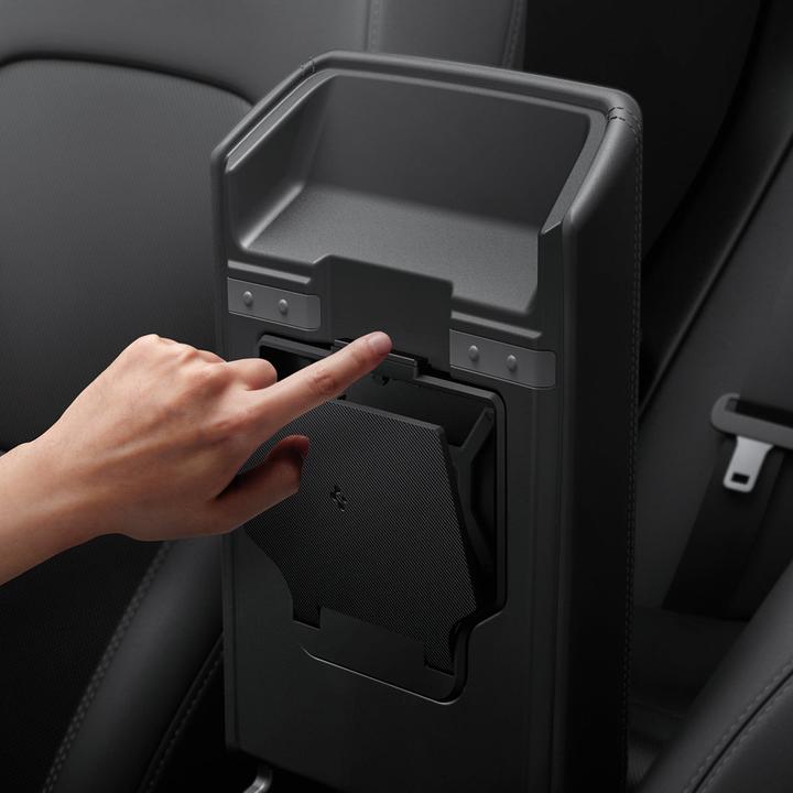 Actual product image Spigen ACP07408