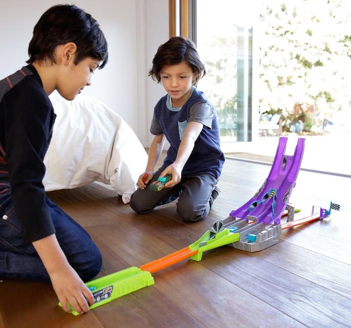 Produktbild Hot Wheels Split Speeders Säge Attacke