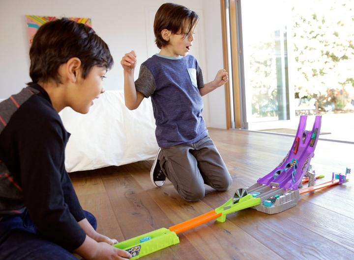 Produktbild Hot Wheels Split Speeders Säge Attacke