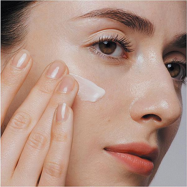 Actual product image Shiseido Future Solution LX Total Regenerating Cream 50ml - Anti-Aging Night (50 ml, Night cream)
