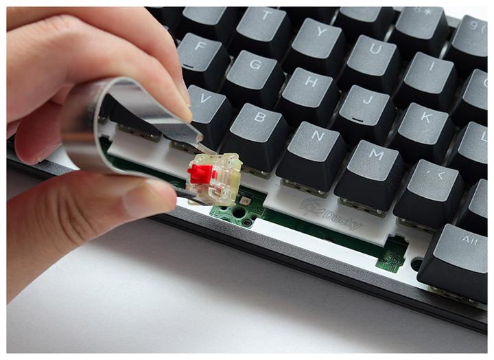 Immagine prodotto Ducky Tastiera da gioco One 3 Classic nera/bianca, LED RGB - MX-Red (USA) (USA, Cablato)