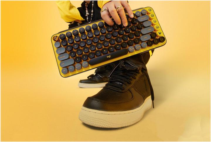 Actual product image Logitech POP Keys (Swiss, Wireless)