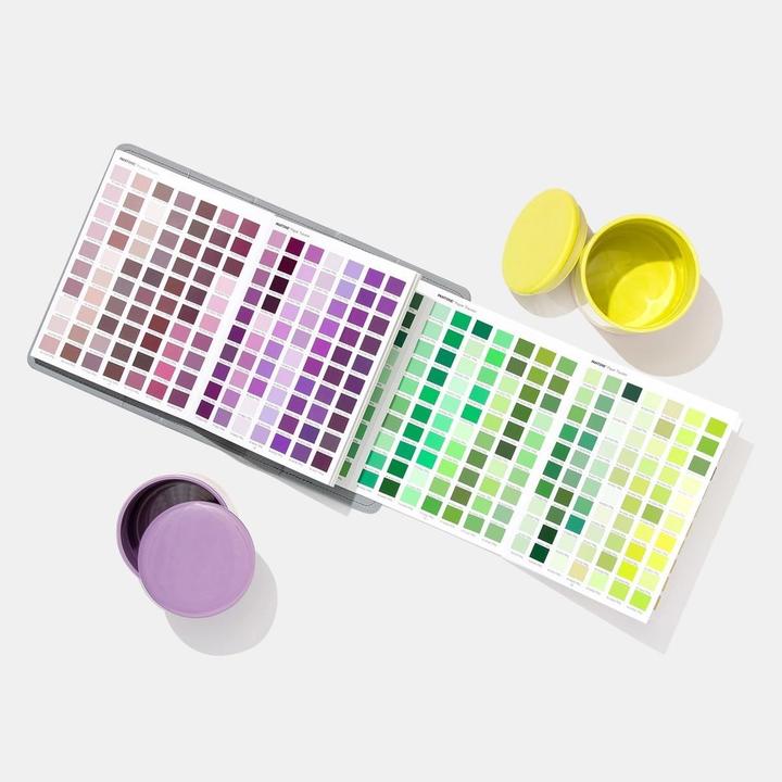 Image du produit Pantone Référence de couleurs portative pour la maison et les intérieurs avec 2625 teintes