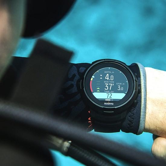 Produktbild Suunto D5 All Black With USB Cable