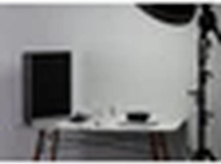 Actual product image V-Flat World Tabletop V-Flats - Medium (20"X35") 2X White 2X Black (Reflector)