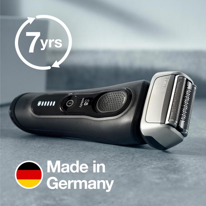 Actual product image Braun Series 8 8450cc electric shaver for men